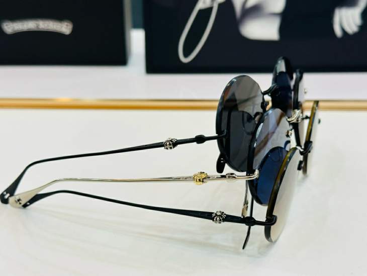 Picture of Chrome Hearts Sunglasses _SKUfw58027966fw